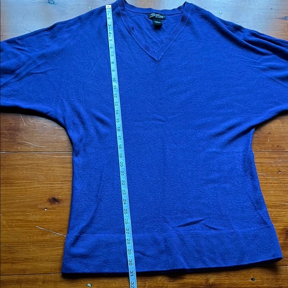 SML Design Purple V-Neck Sweater - Picture 5 of 6